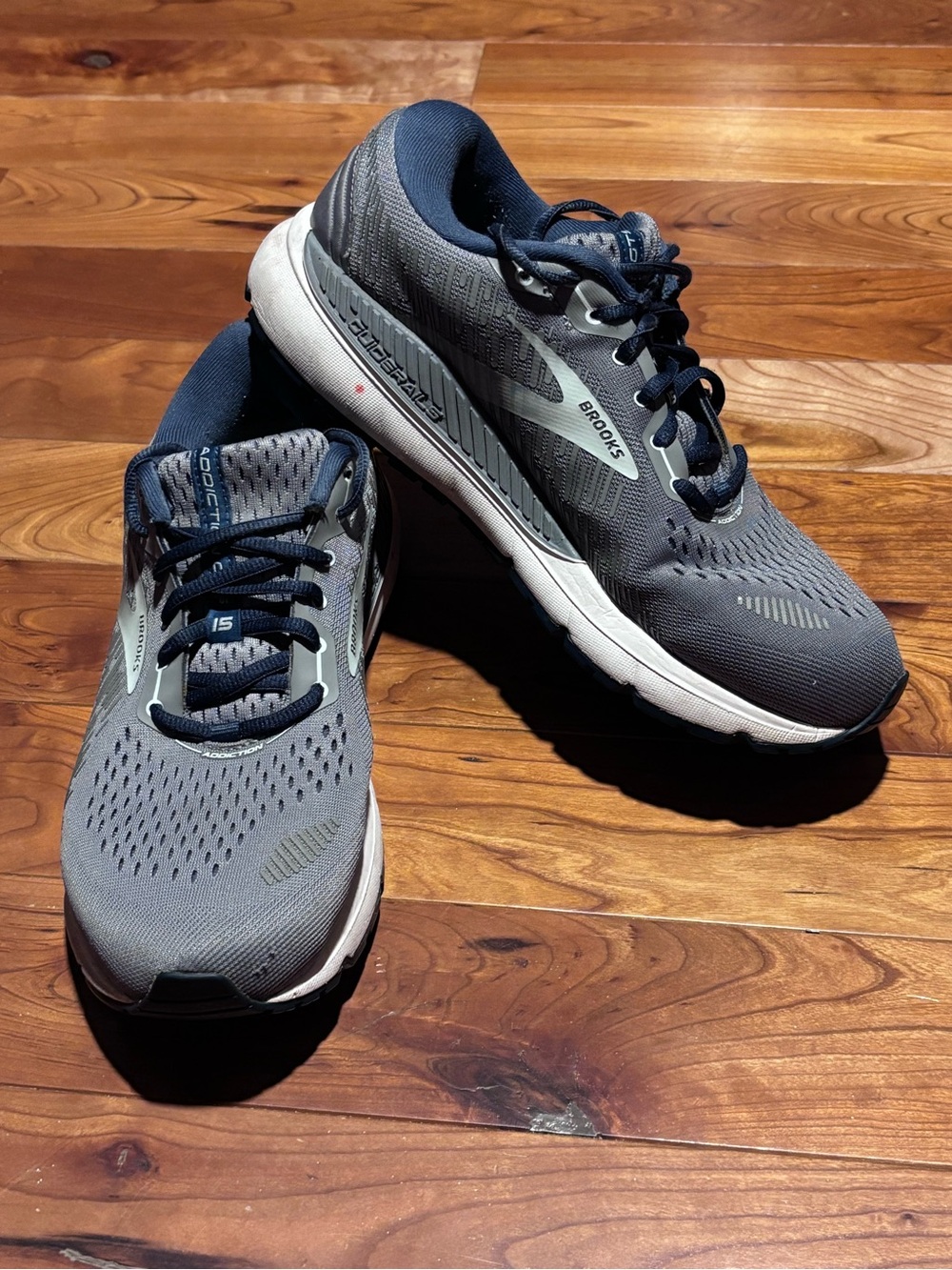 Brooks Men’s Addiction GTS 15 Running Walk Athletic Shoes Size 11.5 Medium (B)